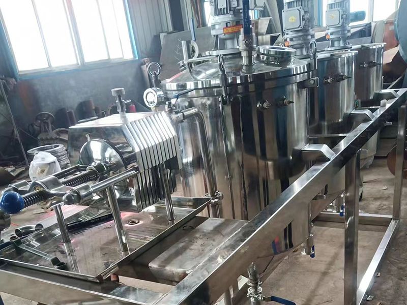 新型自動排渣過濾機
